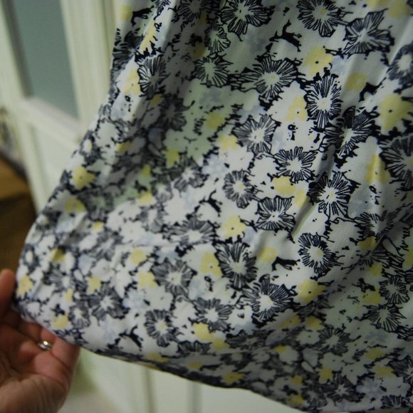 Old Navy NWT floral tank - Picture 5 of 6